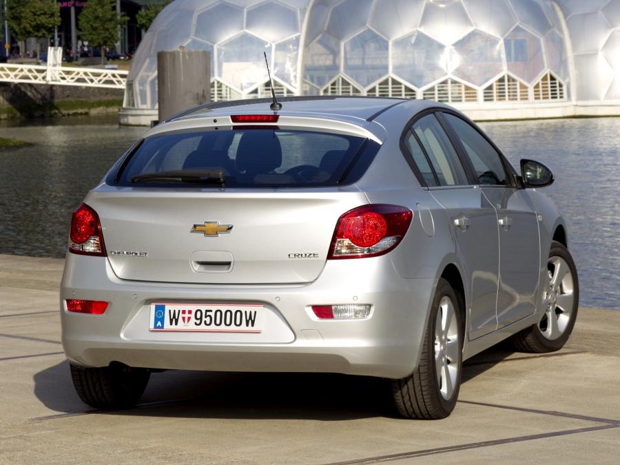  Chevrolet Cruze Hatchback 2011 года  (фото 9 из 19)